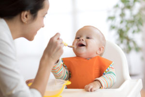 baby-feeding-solid-food