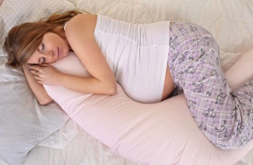 Besser schlafen in der Schwangerschaft: Tipps und Studien
