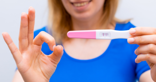 Anzeichen einer Schwangerschaft erkennen: Tipps + frühe Symptome